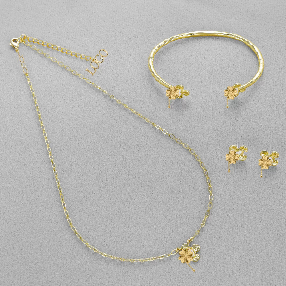 Kendra Scott Christmas Limited 4 Leaf Clover Necklace Earrings Set